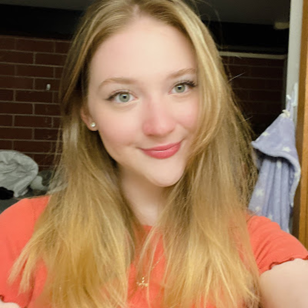 Meet your Posher, Alyssa
